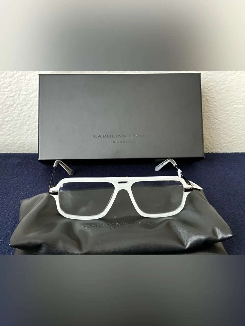 Carolina Herrera Novak Grey + Premium Luxury Case 54-13/135